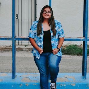 Meet your Posher, Roxanne